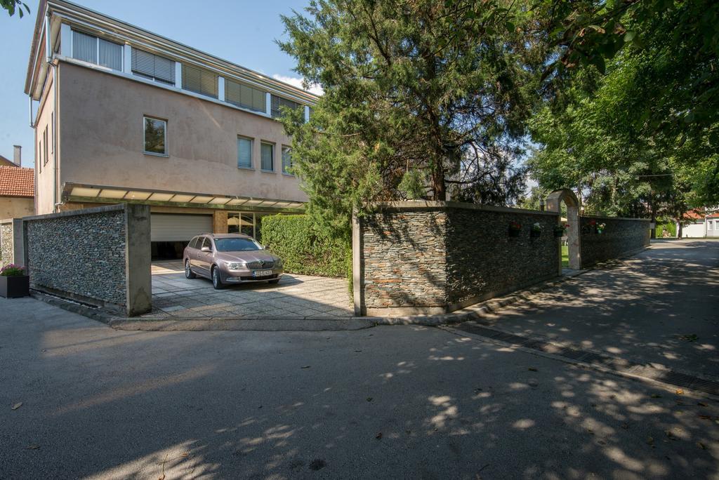 Hotel By Gastroid Ilidža Eksteriør billede