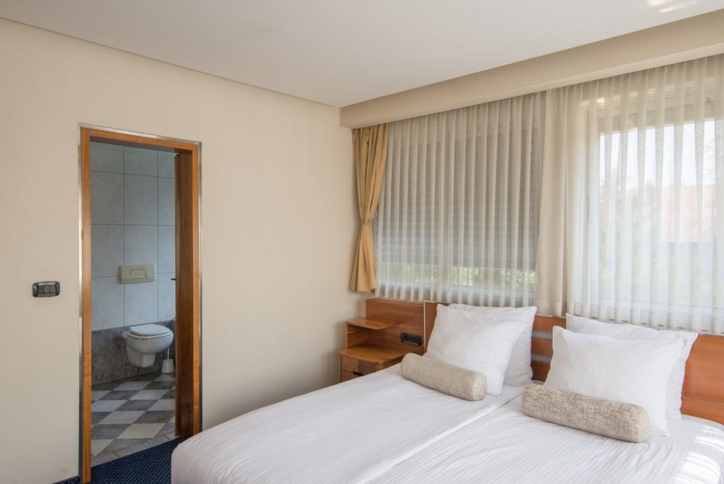 Hotel By Gastroid Ilidža Eksteriør billede